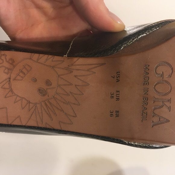 GOKA Pebbled Patent Leather Wood Platform Heels - Picture 5 of 6